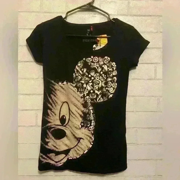 Tops - Disney Mickey Coco T-shirt NWT Size Medium